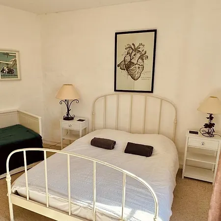 Vakantiehuis 17th-century Manor House With Heated Pool & Private River