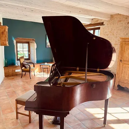 Vakantiehuis 17th-century Manor House With Heated Pool & Private River Mellé