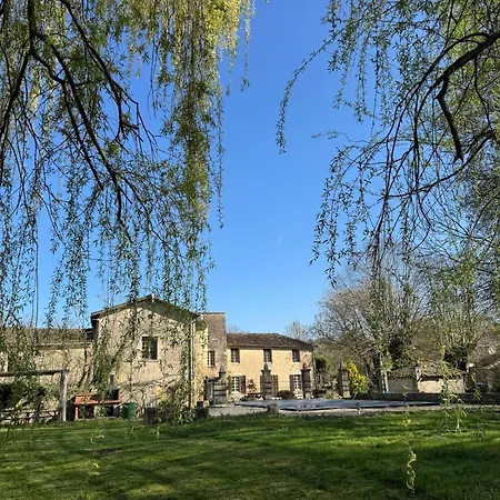 Vakantiehuis 17th-century Manor House With Heated Pool & Private River Mellé