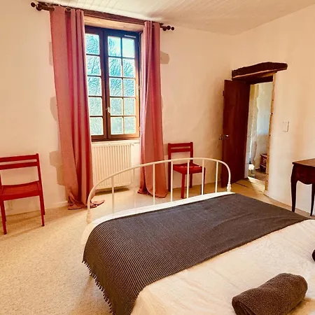 17th-century Manor House With Heated Pool & Private River Vakantiehuis Mellé